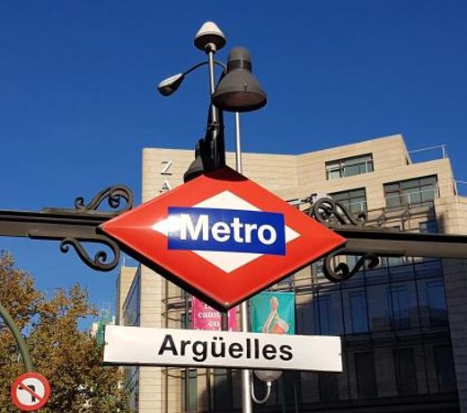 Moncloa Apartment