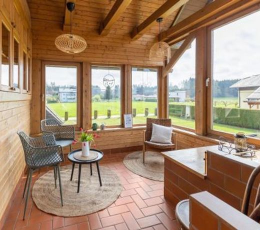Beautiful apartment in V lkermarkt with garden