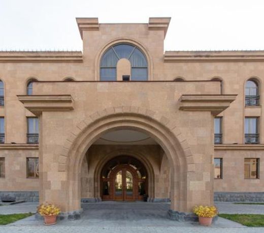 Latar Hotel Yerevan