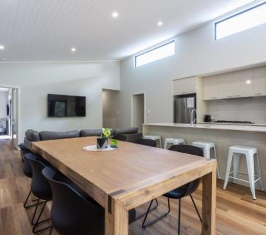 Forest Getaway - walk to Margaret River town - NEW