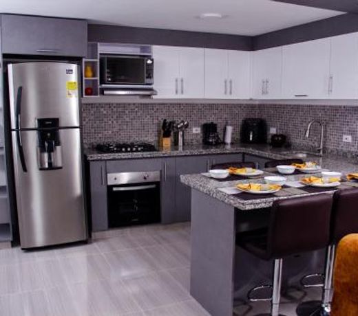 HERMOSO APARTAMENTO AMOBLADO CENTRO DE BUGA
