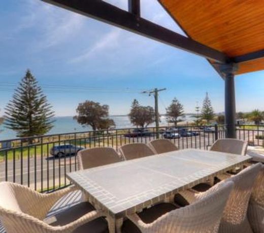 Beachfront Family Favourite Home with Pool & Views