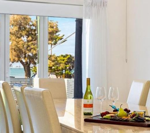 Beachfront Family Favourite Home with Pool & Views