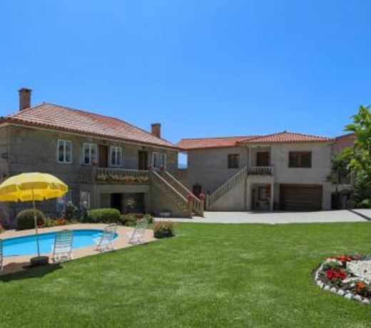Awesome home in Raxo with WiFi and 4 Bedrooms