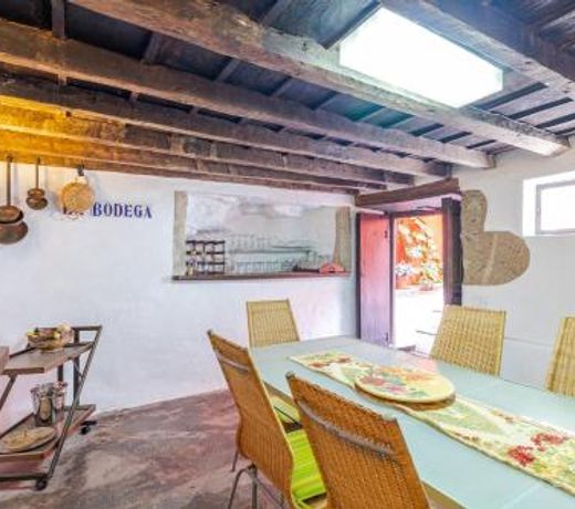 Flatguest Amiga Mia - Traditional House