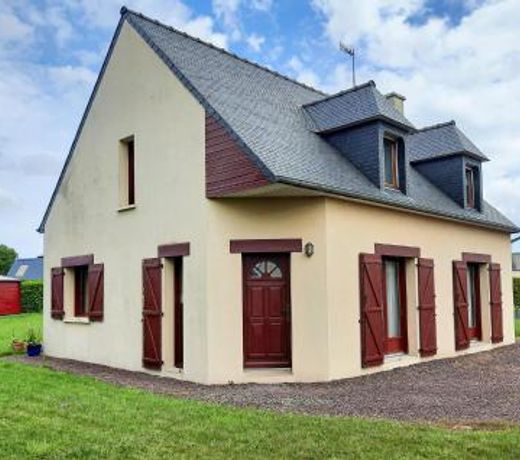 Stunning home in Plourivo with 3 Bedrooms