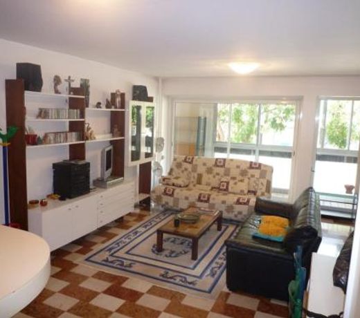 IDEAL Home - Centre ville - 2 chambres & Loggia & Garage