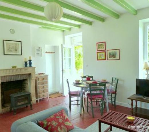 GÃ®te Lurcy-Levis, 2 piÃ¨ces, 3 personnes - FR-1-489-376
