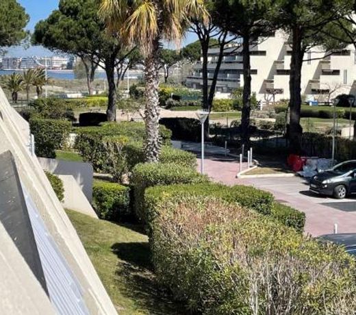 Appartement Port Camargue, 1 piÃ¨ce, 4 personnes - FR-1-250-230