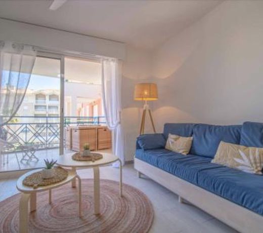 Bright Apt Of 32 M Renovated Near Town