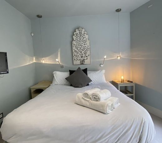 Stunning 3-Bed House in central london Westminster