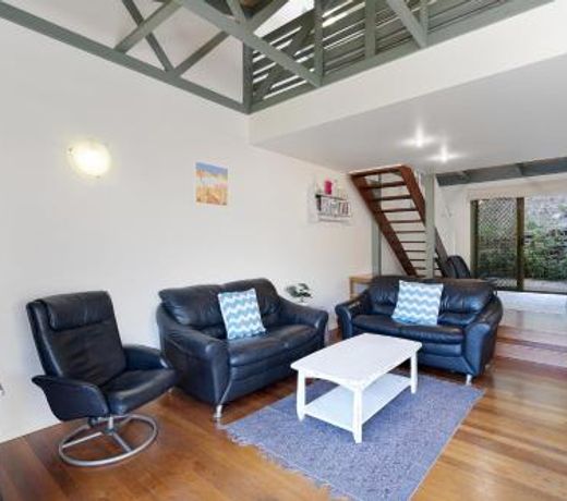 MAIN STAY - 100m to patrolled beach, pool, wifi, close to cafes