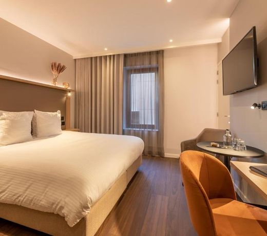The CORNR Hotel