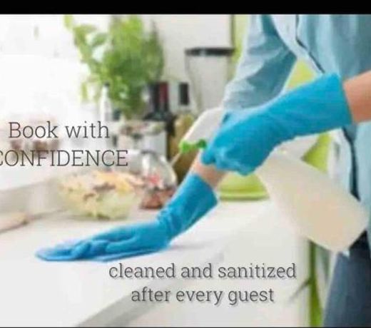 Spacious 2bedroom FREE parking king bed close to DT