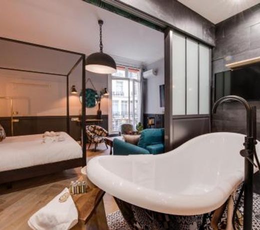 The Royal Elysee Suite