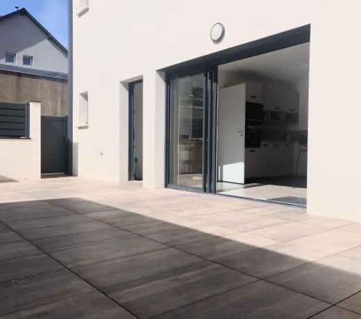 Agreable maison de ville avec parking prive