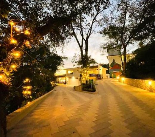 G Boutique Hotel at San Andres Peten