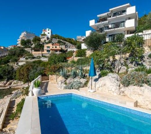 Seaside family friendly house with a swimming pool Cove Ljubljeva, Trogir - 19258
