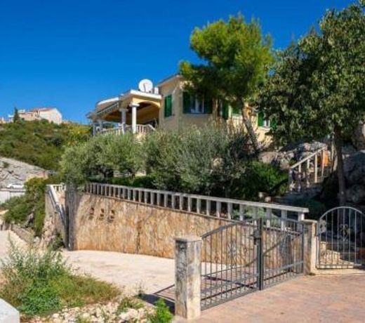 Seaside family friendly house with a swimming pool Cove Ljubljeva, Trogir - 19259