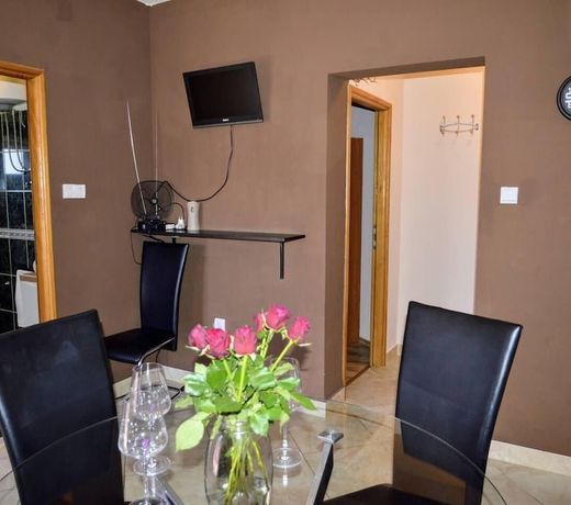 Lovely 2-Bed Apartment in Vinisce close to beach