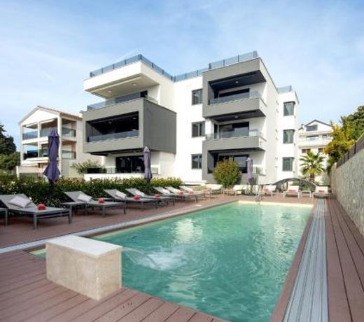 Family friendly apartments with a swimming pool Sveti Filip i Jakov, Biograd - 19325