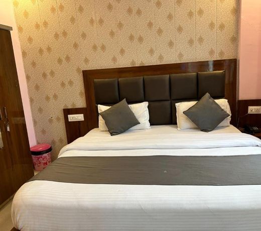 Hotel Kaanha Residency