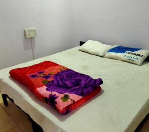 OYO 86189 Glaxy Hotel