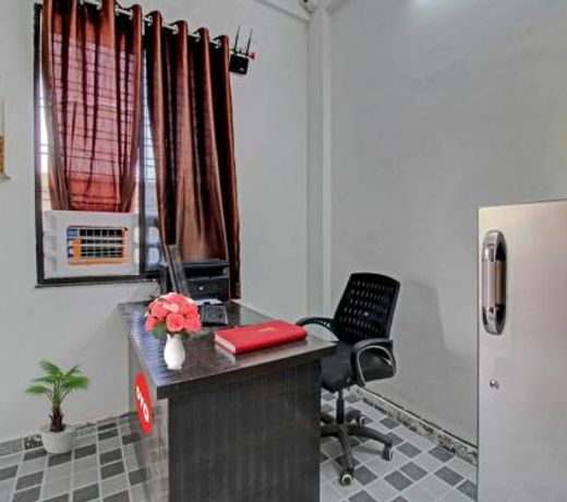 OYO 89093 Hotel Dhurva Inn