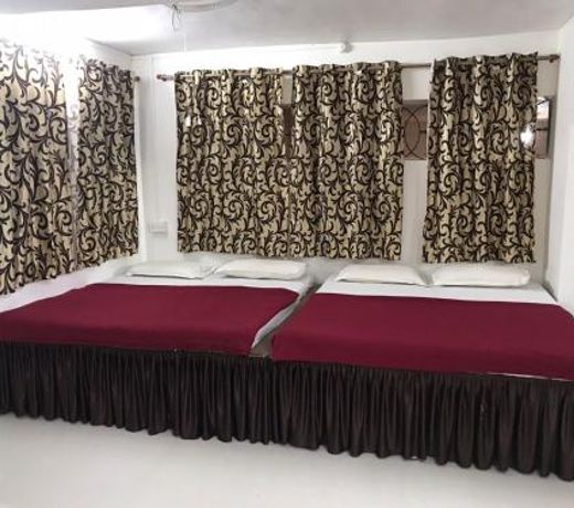 Hotel Priti International