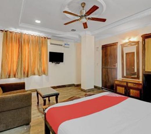 OYO 87278 Royal Grand Residency