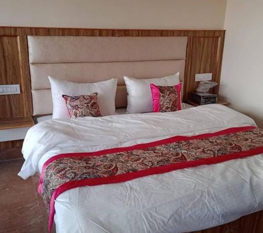 Resort The Himalayan Odyssey and Cottages