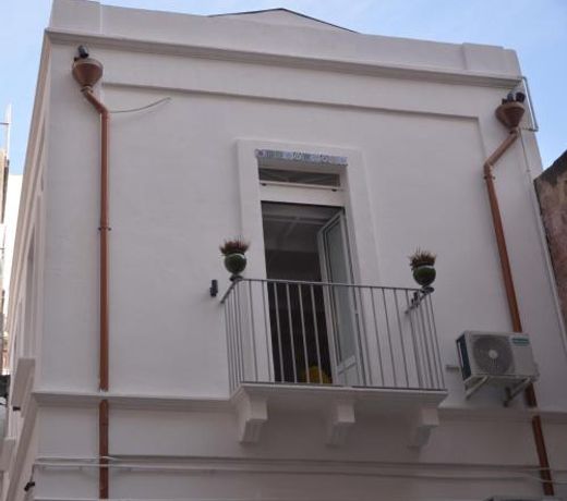 The Court Suites & Spa