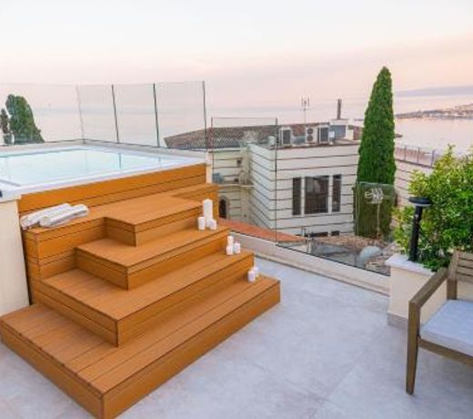 Naxi Suites