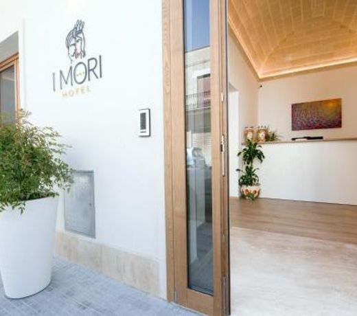 I MORI HOTEL