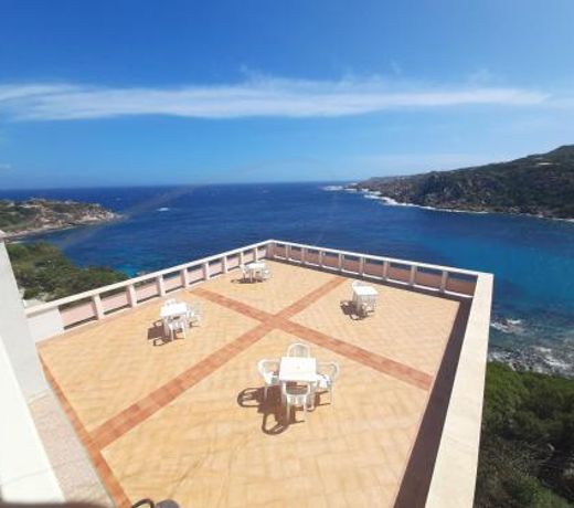 Overlooking the sea 6 pax in Santa Teresa Gallura