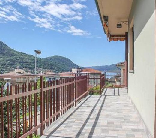 Nice apartment in Omegna with 2 Bedrooms and WiFi