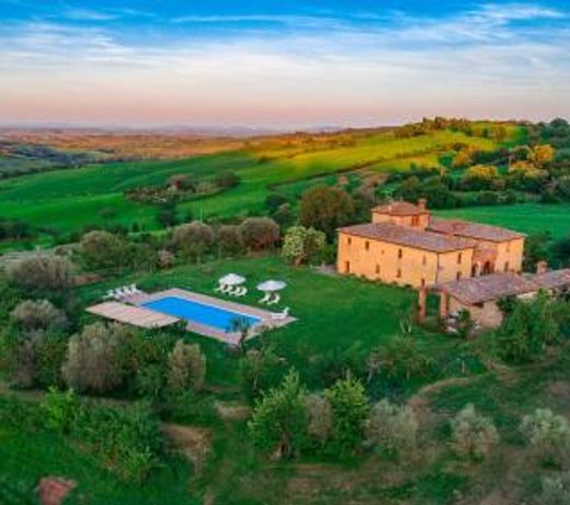 PODERE PRATOVECCHIO 14&2, Emma Villas