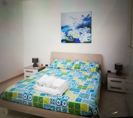 Bright first floor apartment a few km from the sea