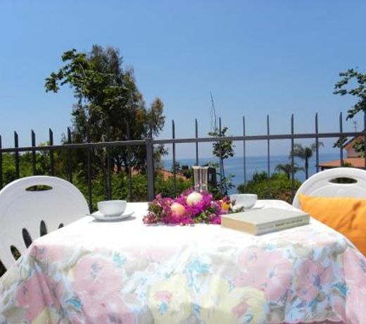 2 bedrooms house at Maratea 500 m away from the beach with sea view enclosed garden and wifi