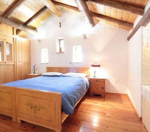 Mountain chalet in Lamon with garden