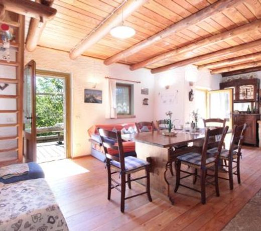 Mountain chalet in Lamon with garden