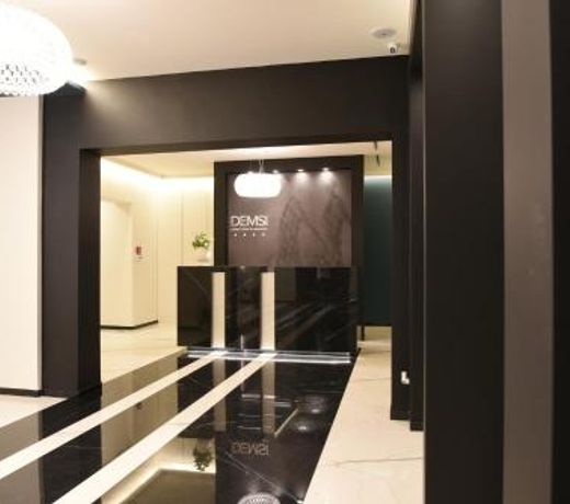 DEMSI Palace Hotel & Restaurant
