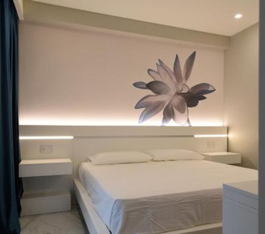 DEMSI Palace Hotel & Restaurant