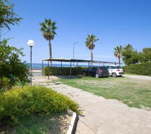 Nice apartment in Cetraro with 1 Bedrooms