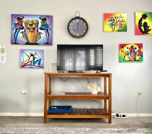 Coastal Beauty - Beautiful Penthouse Condo in Ocho Rios
