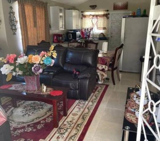 Cheerful Two-bedroom 1bath, WIFI, air conditioning.