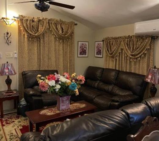 Cheerful Two-bedroom 1bath, WIFI, air conditioning.