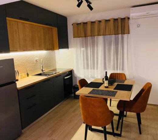 OM Apartment