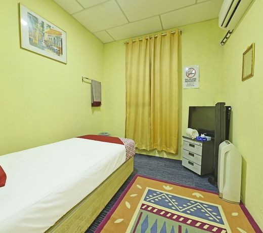 OYO 90535 Wakaf Bharu Inn