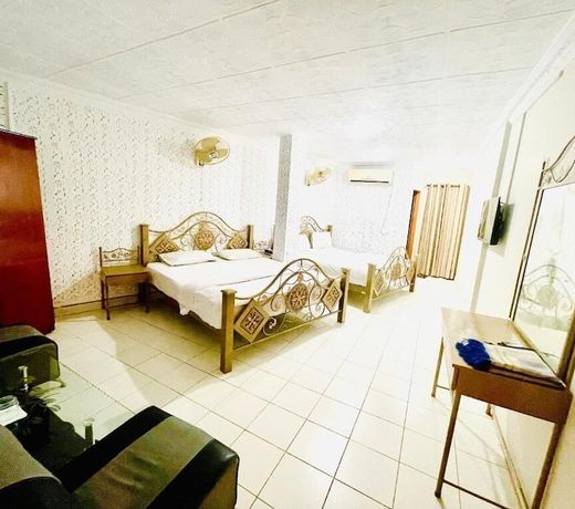 Hotel New Mid City
